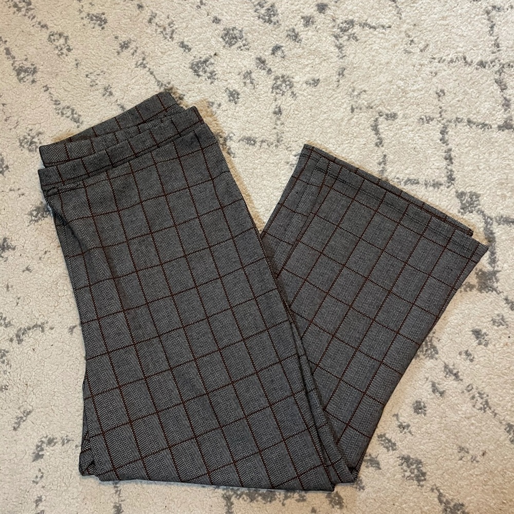 Crop flare stretchy pants